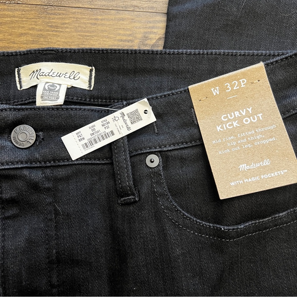 The Petite Curvy Kickout Crop Jean Madewell